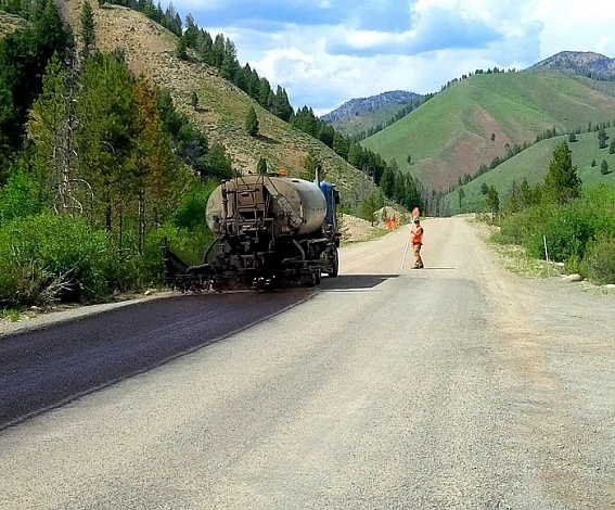 Консервация и защита асфальта методом Fog Seal